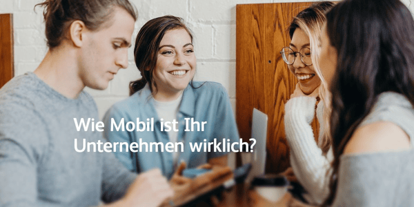 4 Personen über das Geschäft am sprechen